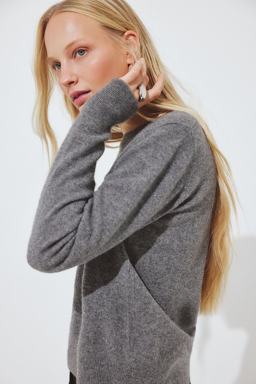 Knitted Cashmere Round Neck Sweater