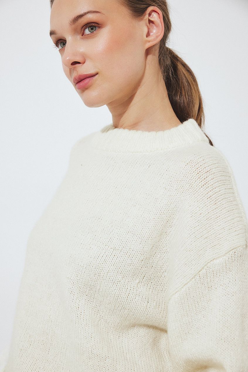Round Neck Wool Blend Knitted Sweater