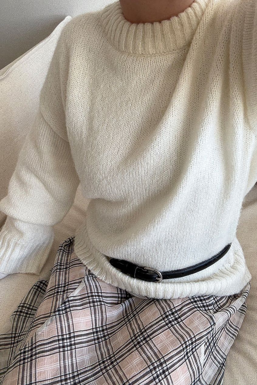 Round Neck Wool Blend Knitted Sweater